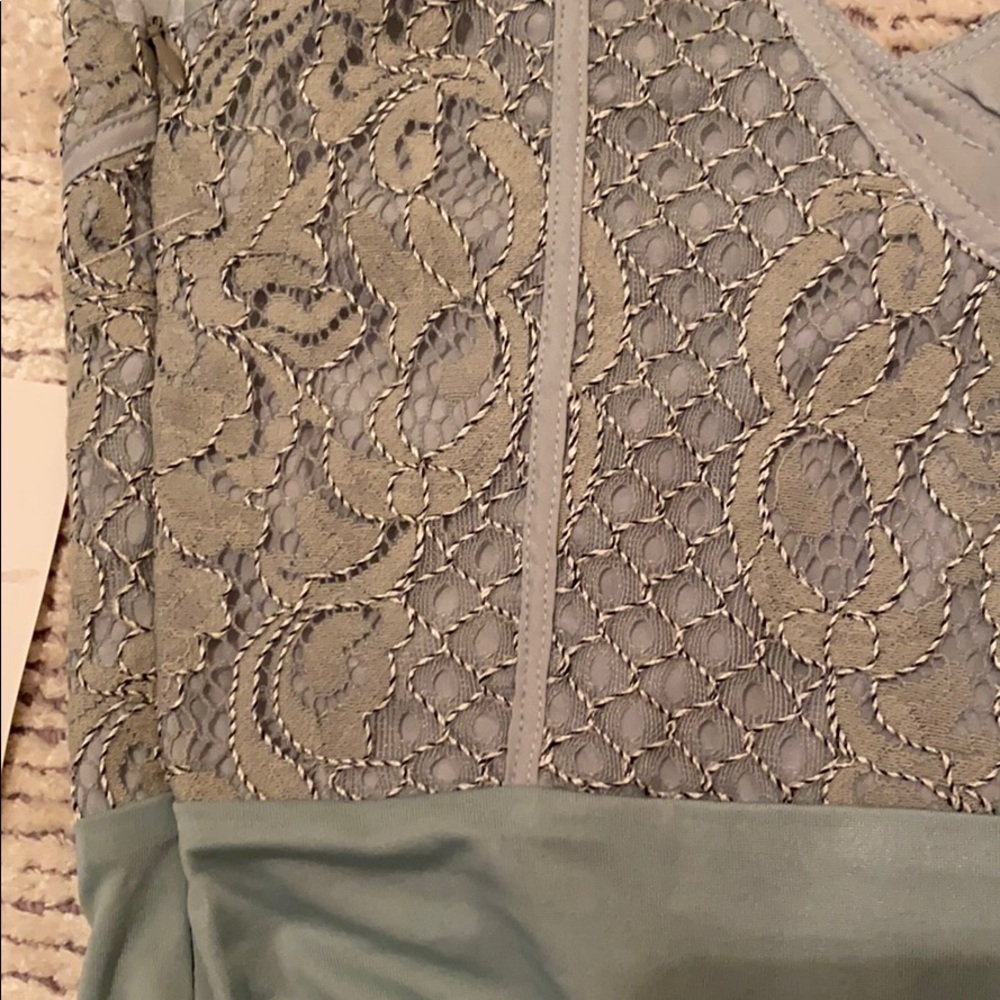 Lace Tobi Bodysuit - Picture 3 of 6